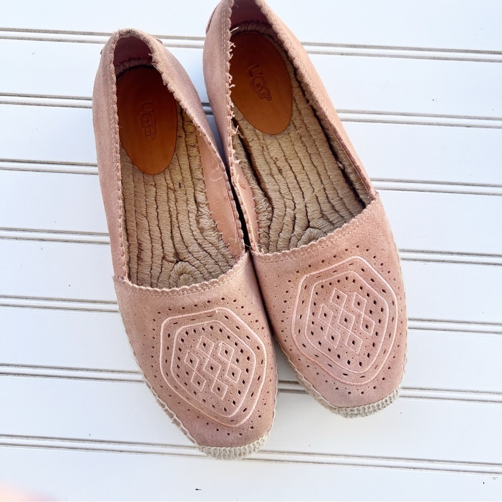 UGG Poppy Espadrille Flats Size 10‎ Pink Suede Perforated Scalloped 1100981